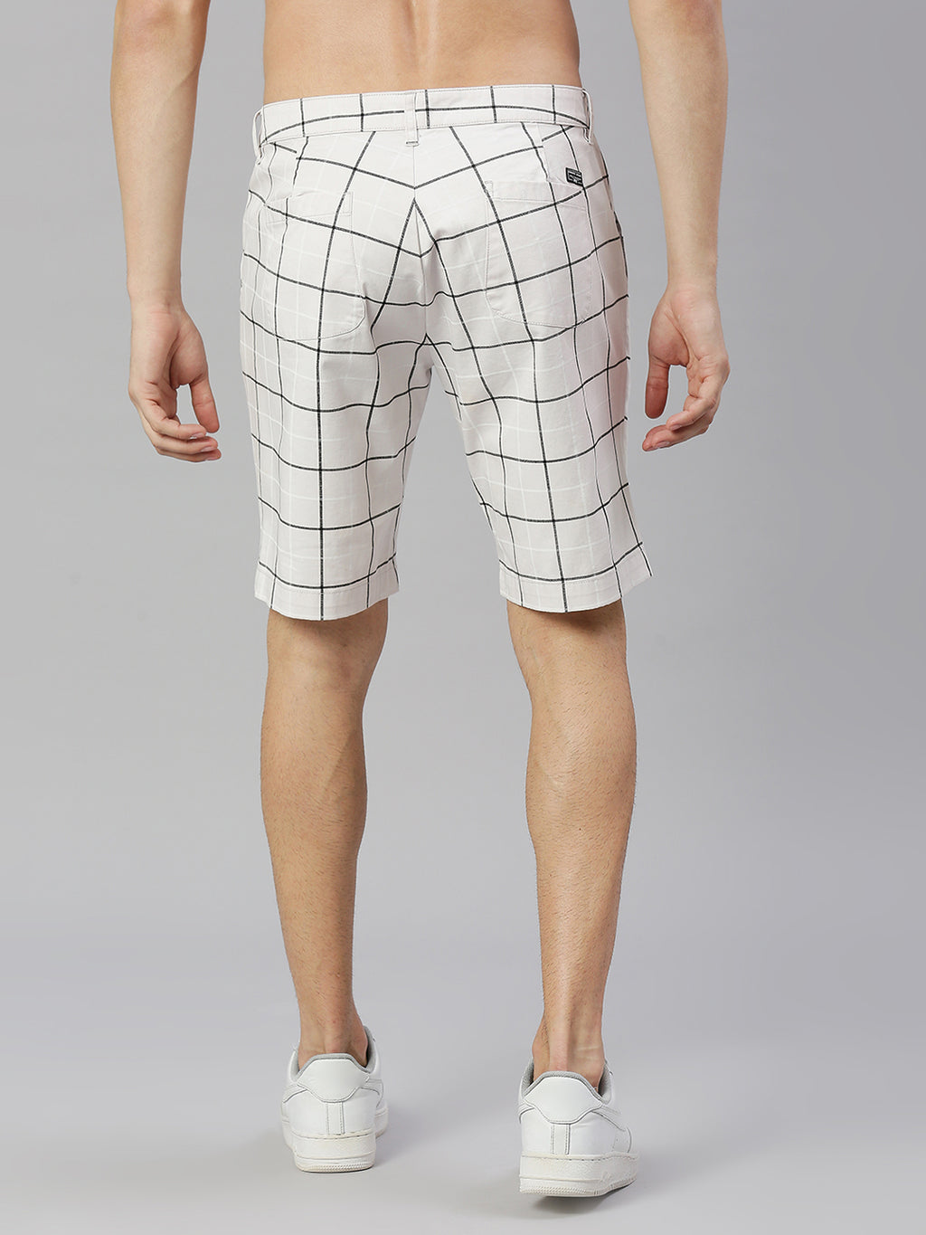 Thomas Scott Men Grey Mid-Rise Slim Fit Checkered Woven Shorts