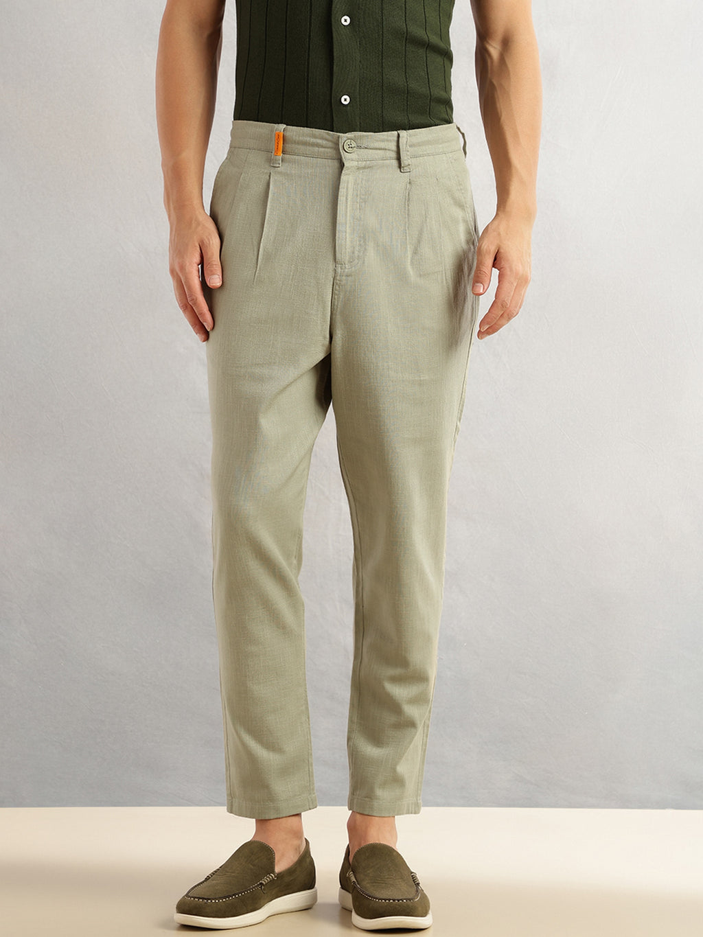 Thomas Scott Men Mint Regular Fit Mid-Rise Solid 100% Cotton Pleated Design Woven Trouser