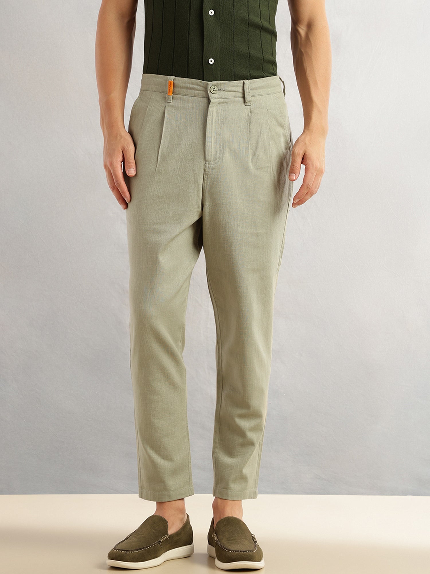 Thomas Scott Men Mint Regular Fit Mid-Rise Solid 100% Cotton Pleated Design Woven Trouser