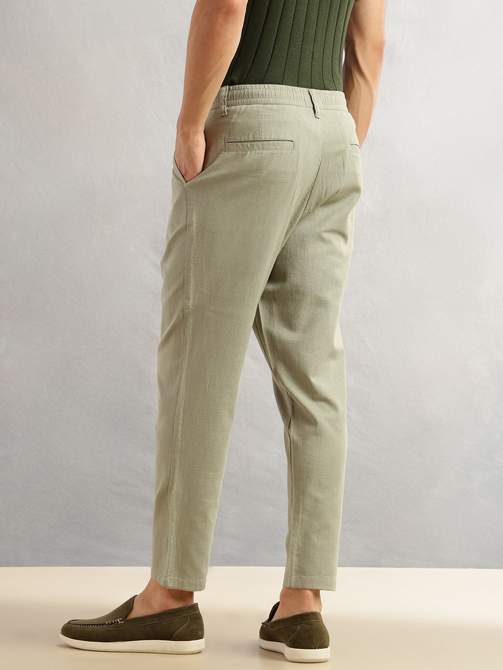 Thomas Scott Men Mint Regular Fit Mid-Rise Solid 100% Cotton Pleated Design Woven Trouser