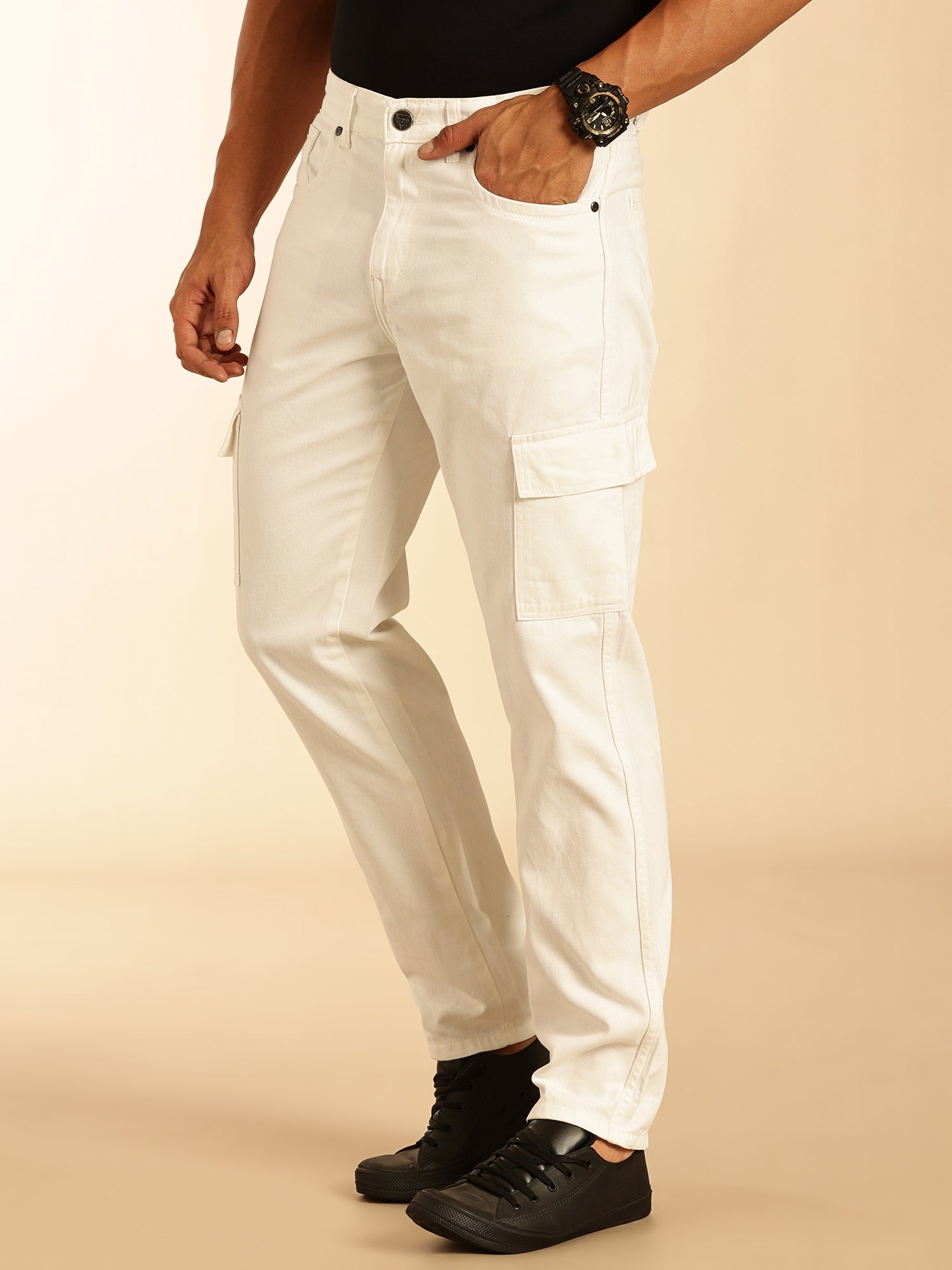 Thomas Scott Men White Loose Fit Mid-Rise Non Stretchable Cargo Jeans