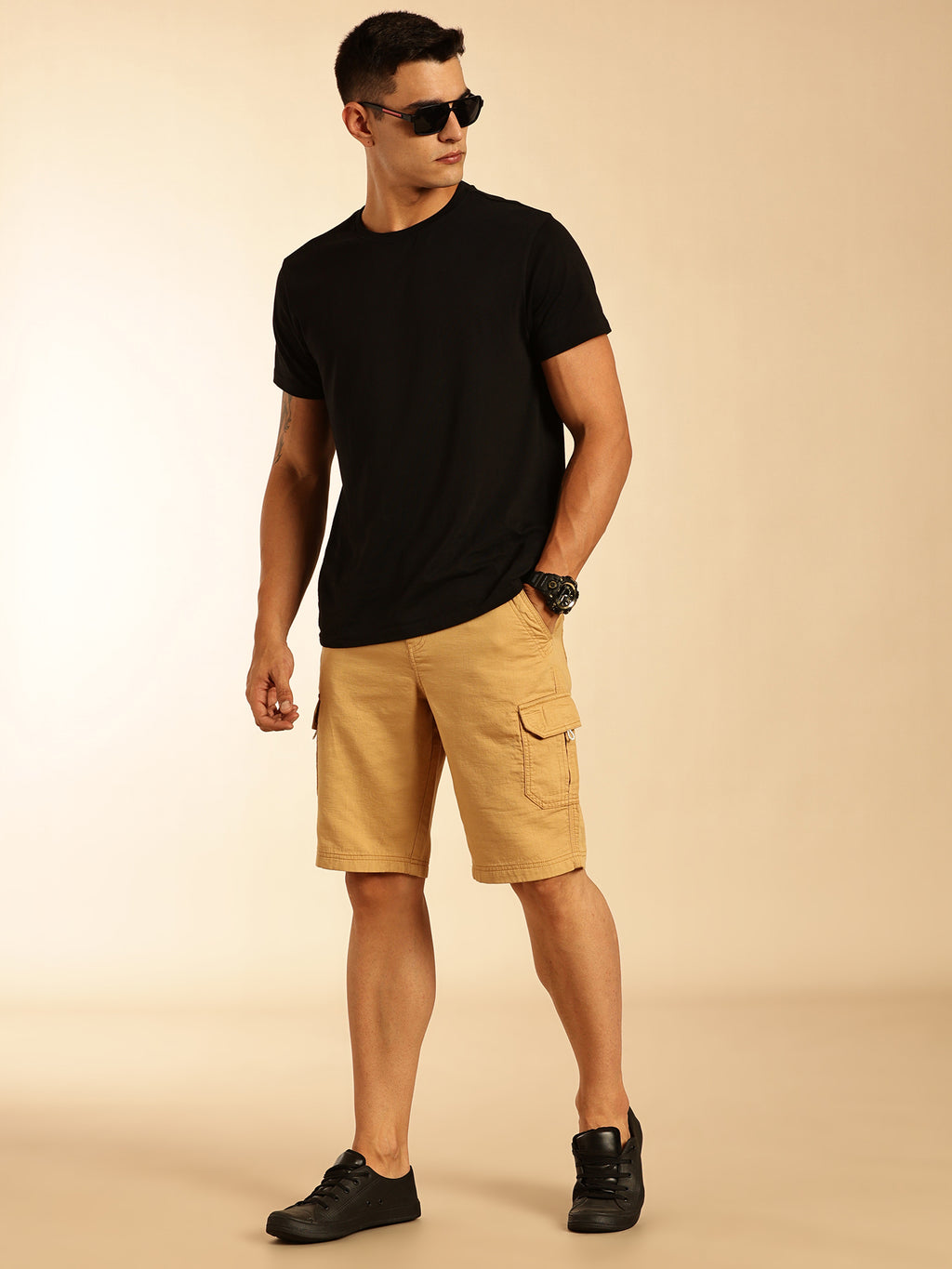 Thomas Scott Men Khaki Straight Fit Mid Rise Solid Cargo Shorts