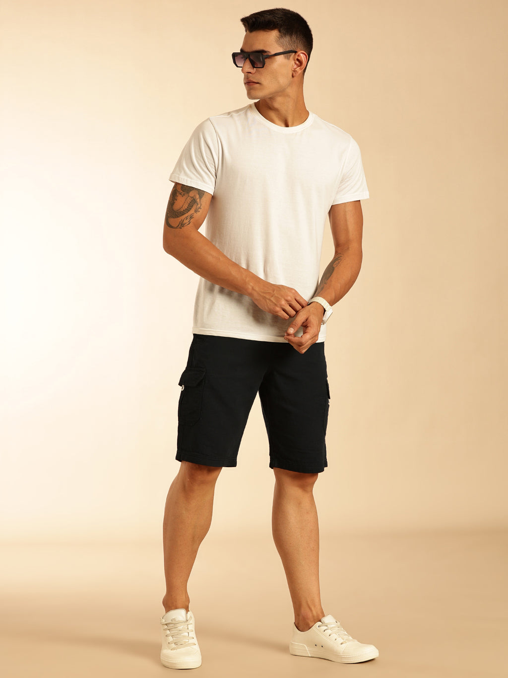 Thomas Scott Men Navy Straight Fit Mid Rise Solid Cargo Shorts