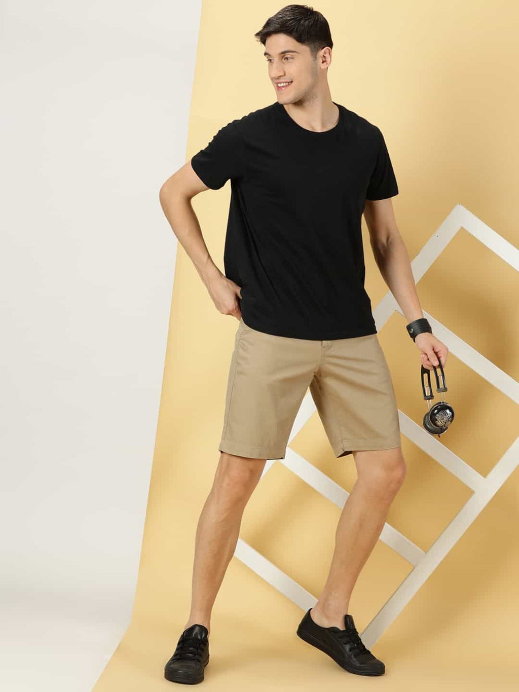 Thomas Scott Men Mid-Rise Shorts