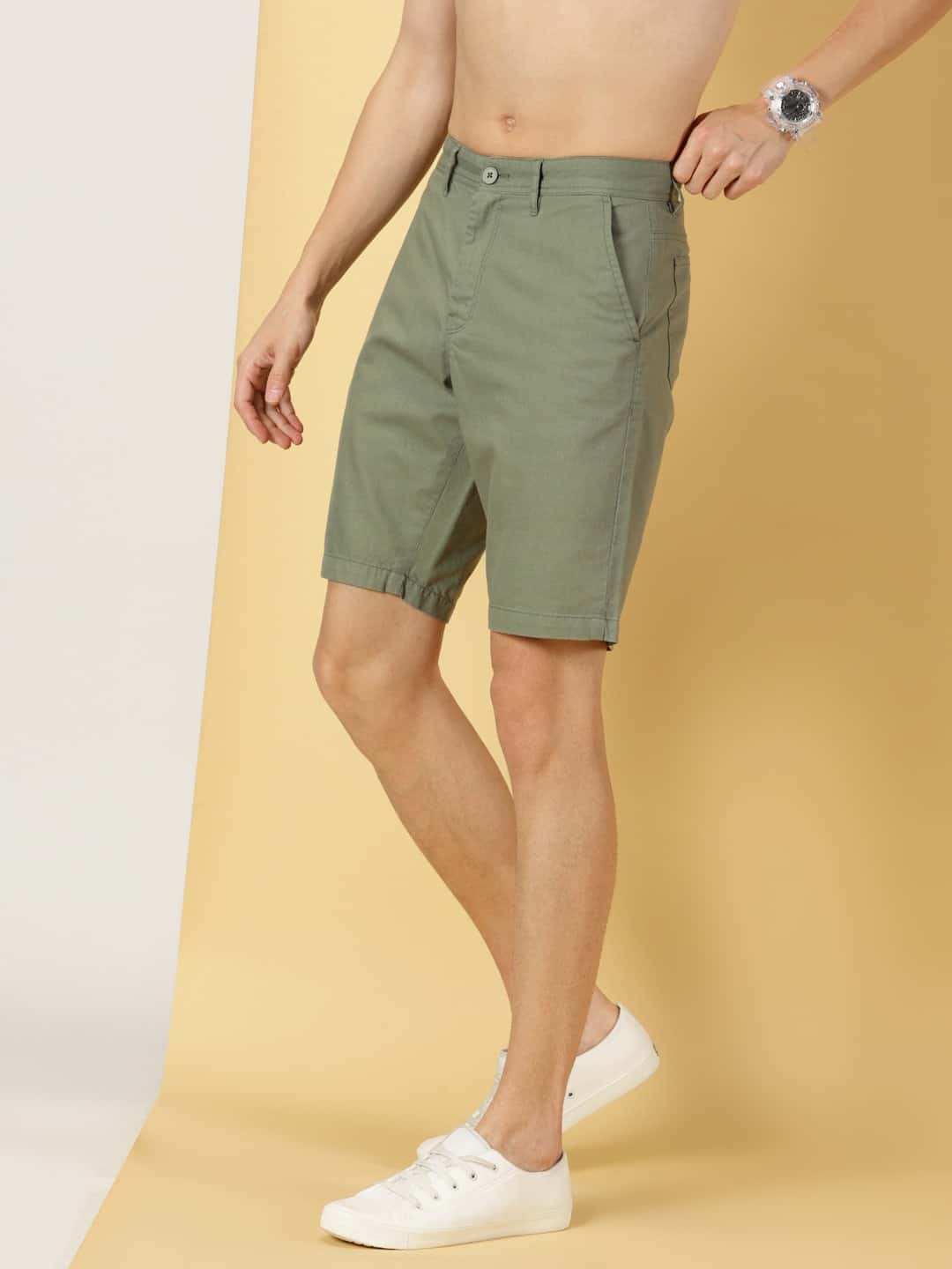 Thomas Scott Men Mid-Rise Shorts