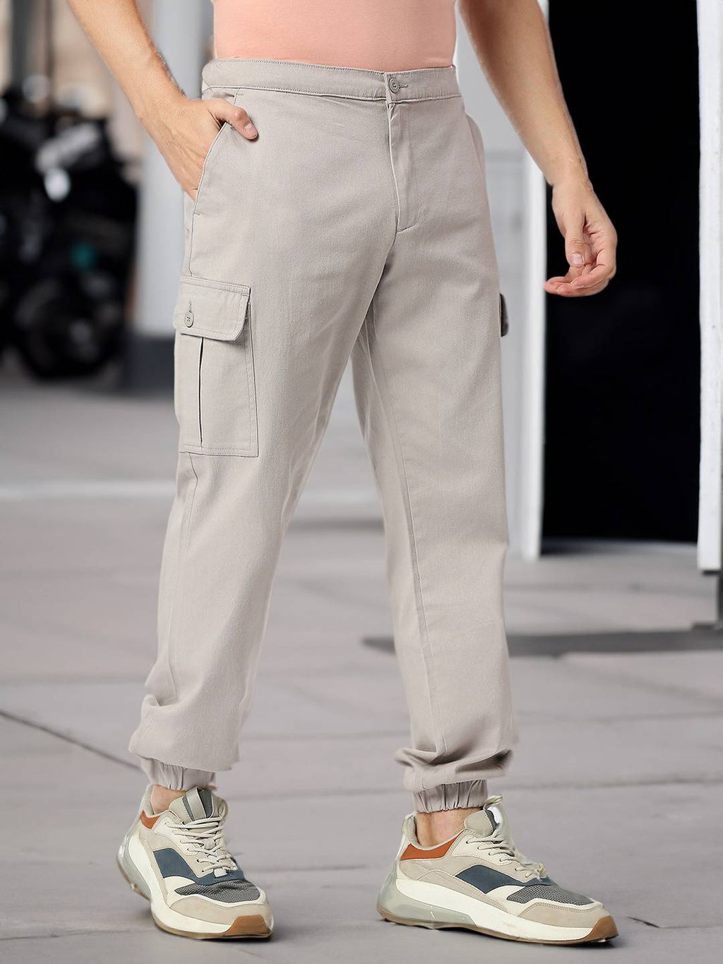 Thomas Scott Men Comfort Mid-Rise Easy Wash Cargo Trousers