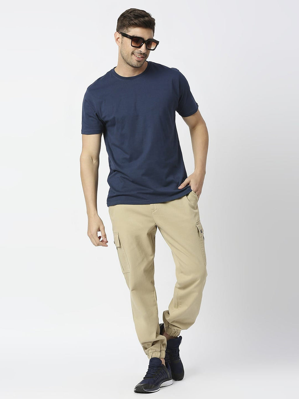 Thomas Scott Men Comfort Mid-Rise Easy Wash Cargo Trousers
