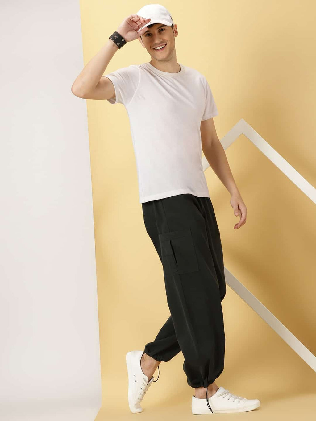 Thomas Scott Men Mid Rise Parachute Fit Pure Cotton Cargo Trousers