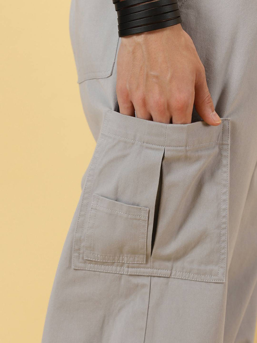 Thomas Scott Men Mid Rise Parachute Fit Pure Cotton Cargo Trousers
