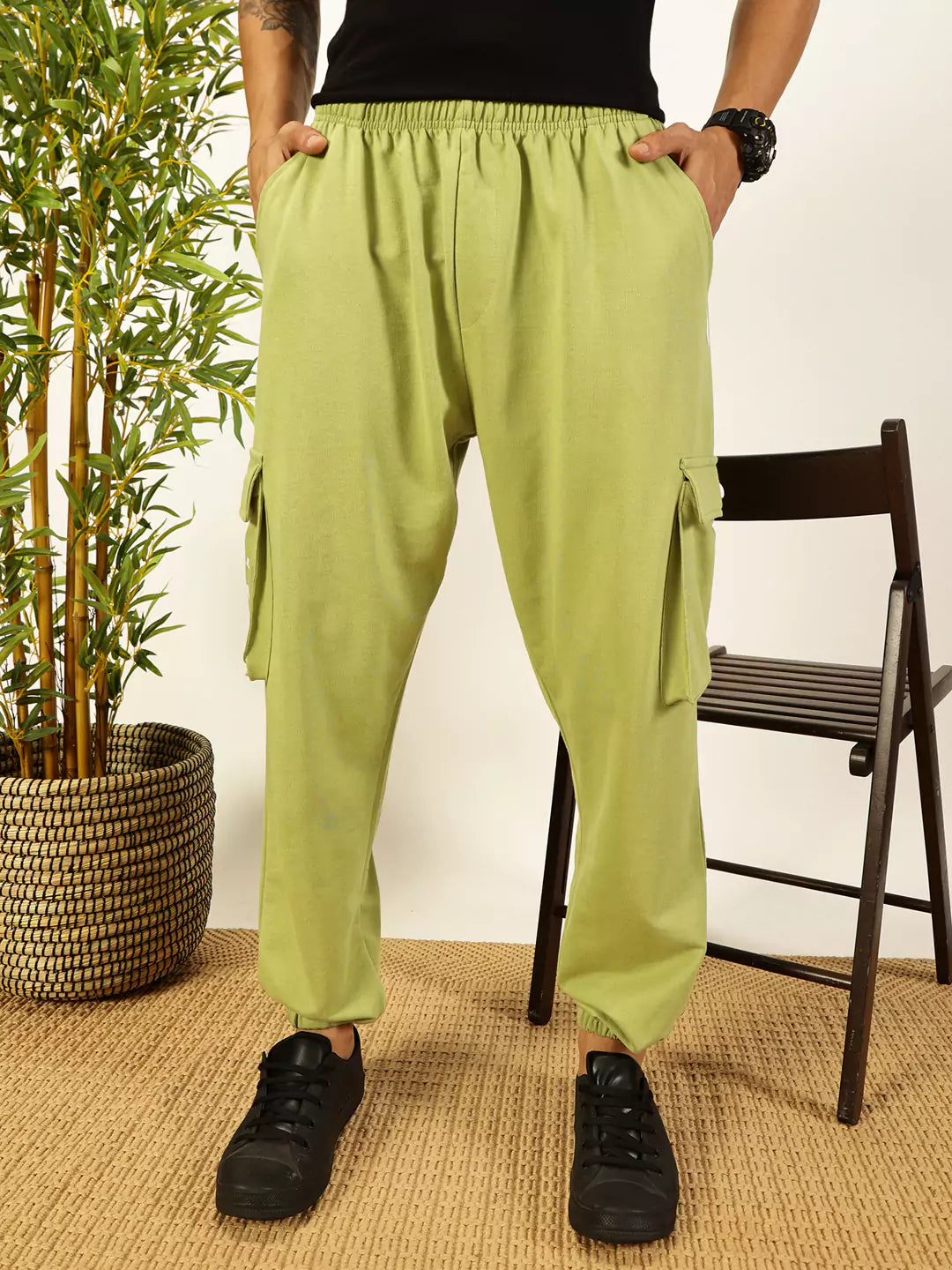 Thomas Scott Men Relaxed Fit Mid Rise Cargo Joggers