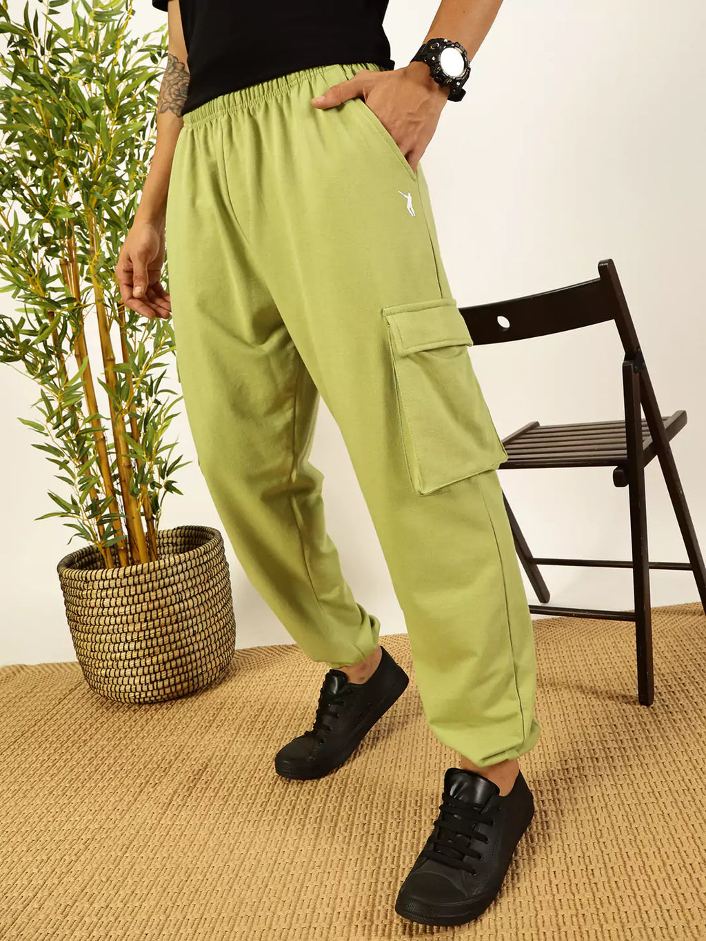 Thomas Scott Men Relaxed Fit Mid Rise Cargo Joggers
