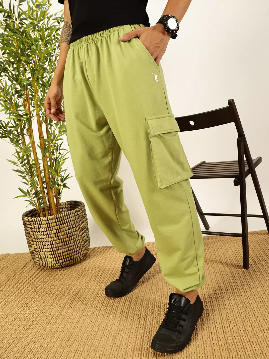 Thomas Scott Men Relaxed Fit Mid Rise Cargo Joggers