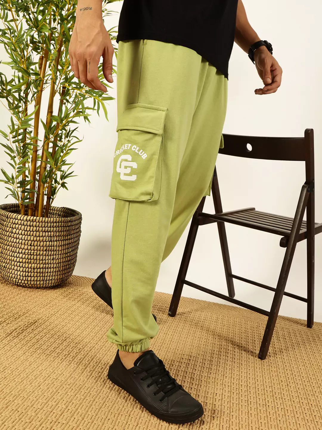 Thomas Scott Men Relaxed Fit Mid Rise Cargo Joggers