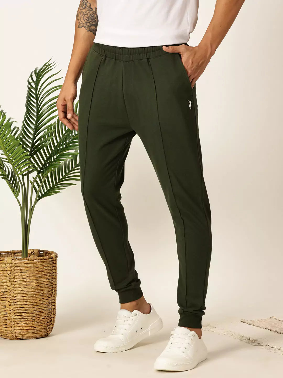 Thomas Scott Men Slim-Fit Mid Rise Joggers