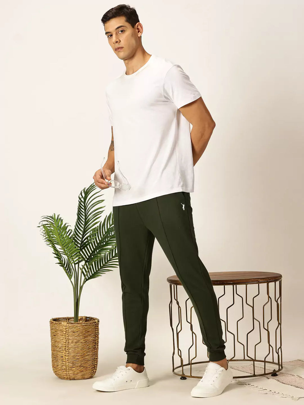 Thomas Scott Men Slim-Fit Mid Rise Joggers