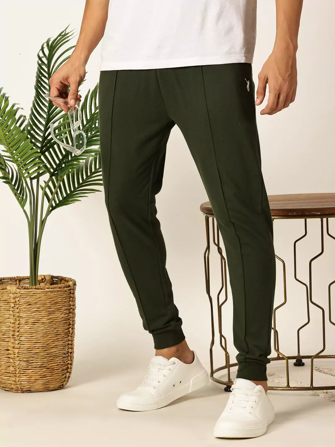 Thomas Scott Men Slim-Fit Mid Rise Joggers