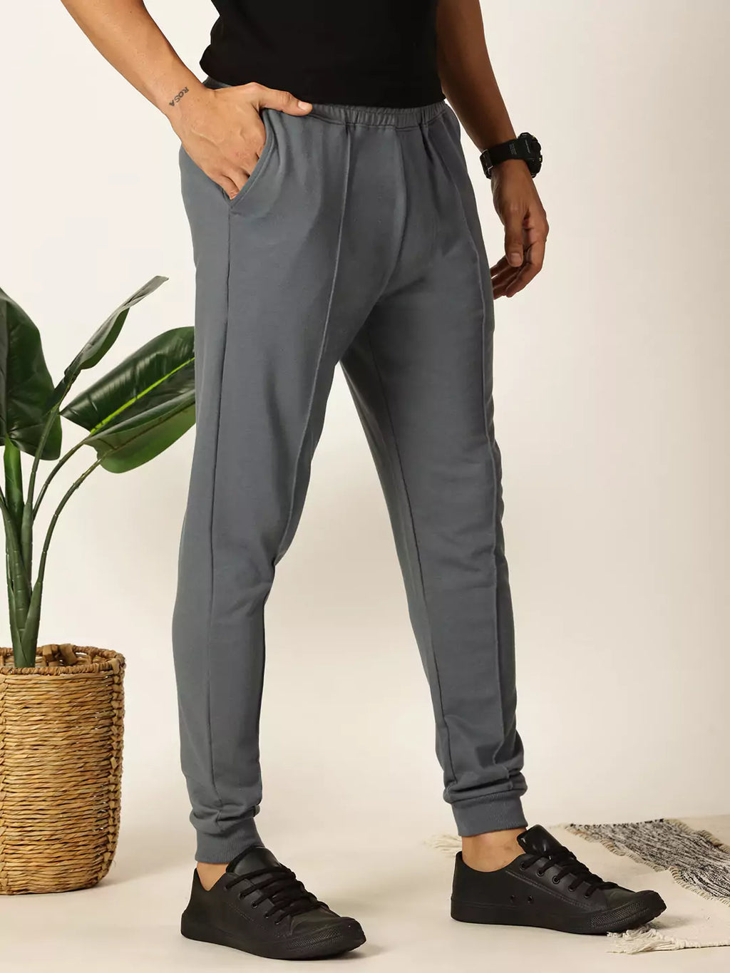 Thomas Scott Men Slim-Fit Mid Rise Joggers
