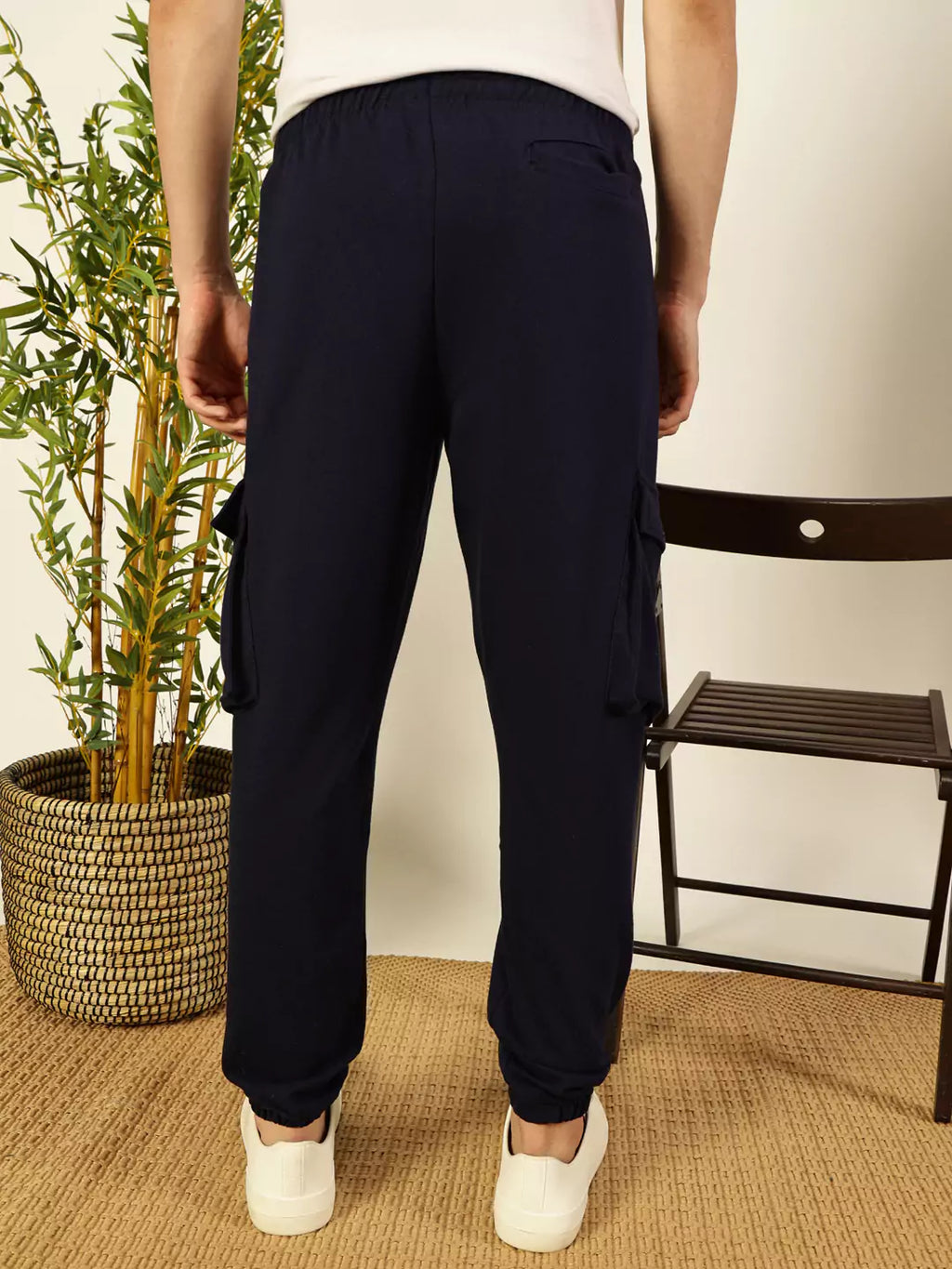Thomas Scott Men Solid Printed Relaxed Fit Mid-Rise Cargo Joggers