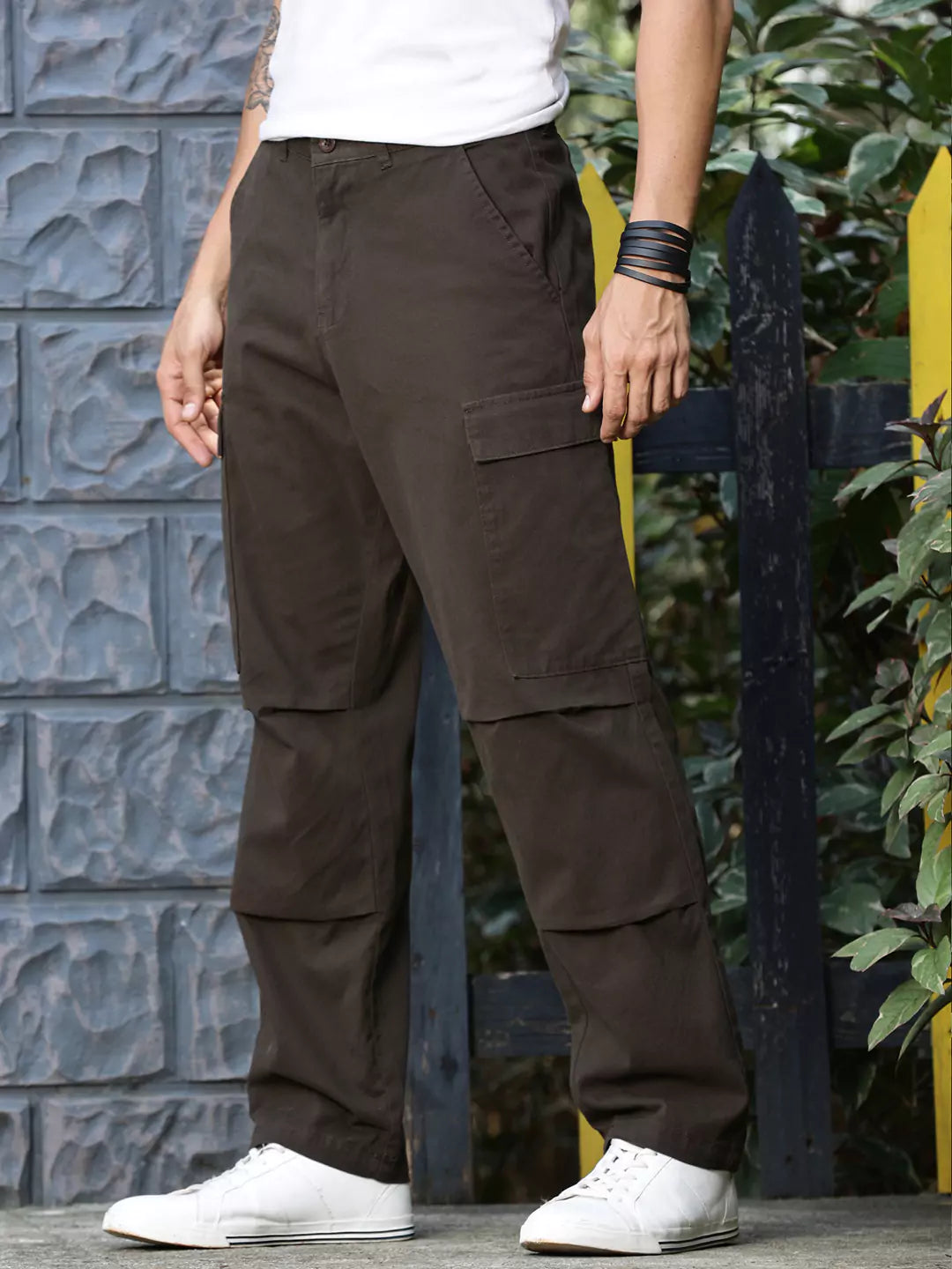 Thomas Scott Men Classic Straight Fit Mid-Rise Pure Cotton Easy Wash Cargos Trousers