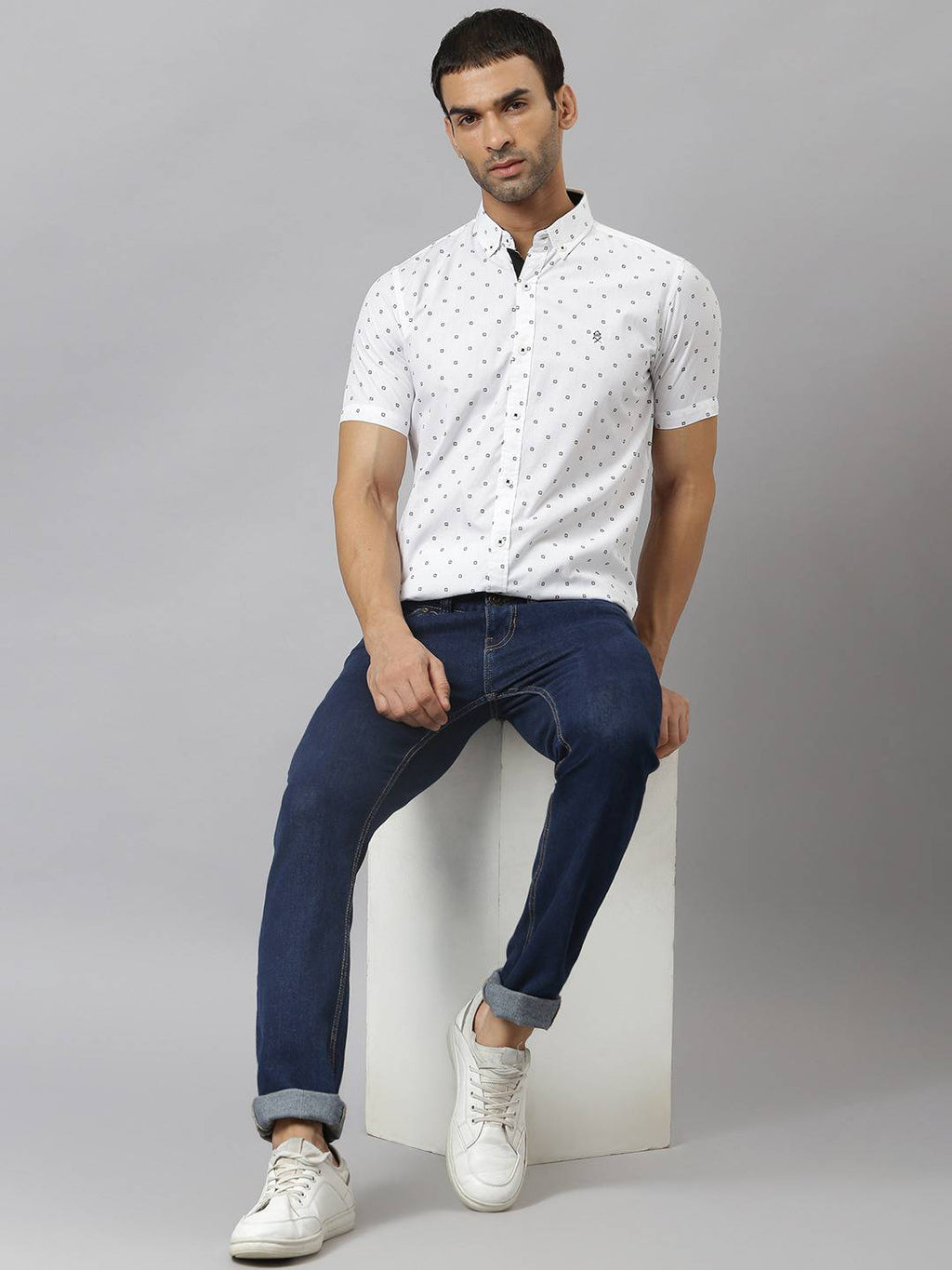 Thomas Scott Men White Relaxed Slim Fit Floral Printed Casual Shirt