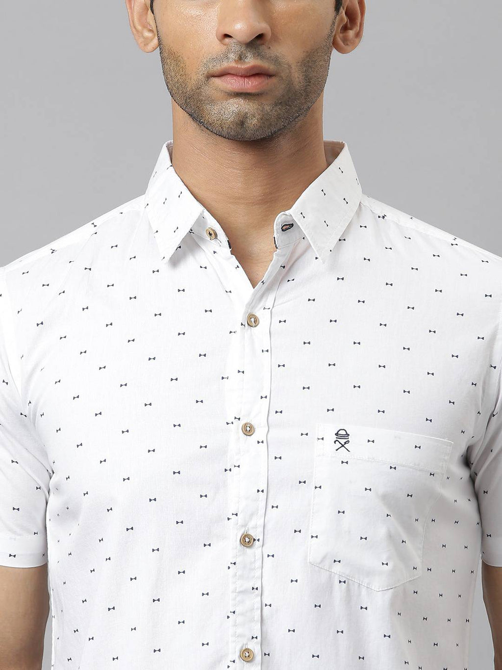 Thomas Scott Men White & Blue Slim Fit Printed Pure Cotton Casual Sustainable Shirt
