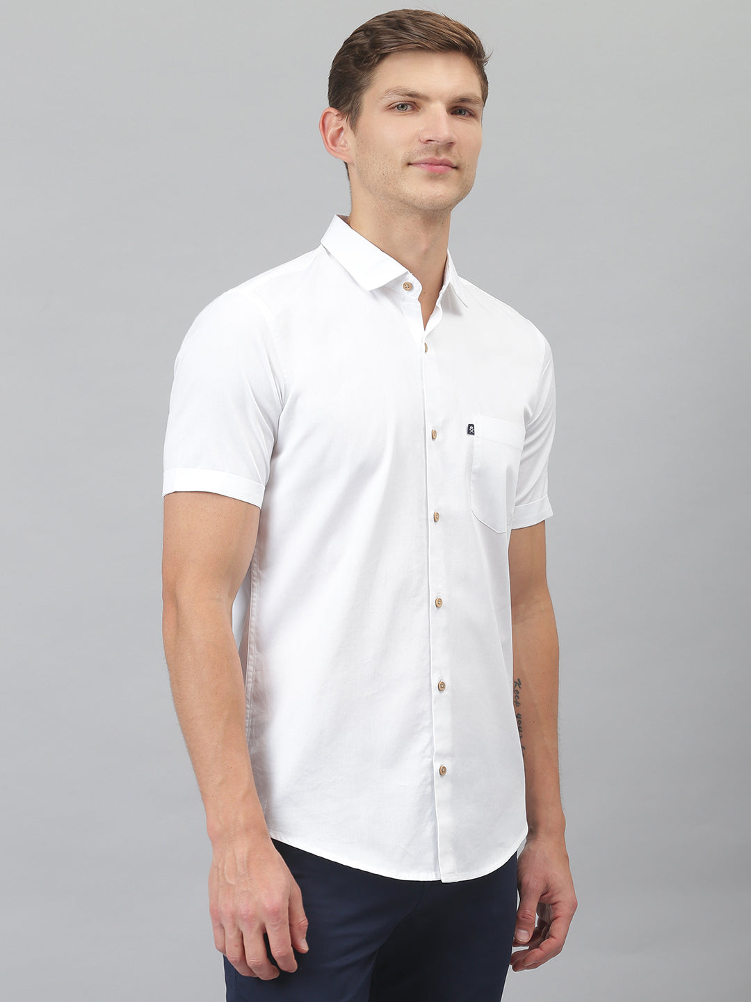 Thomas Scott Men White Slim Fit Short Sleeves Spread Collar Cotton Casual Shirt