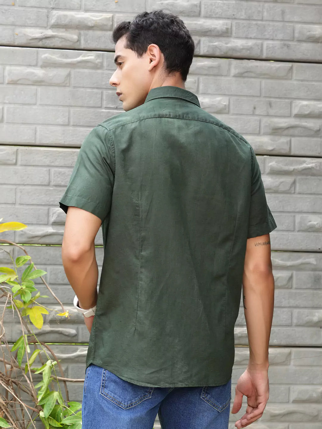 Thomas Scott Men Solid Classic Slim Fit Cotton Linen Faded Opaque Casual Shirt