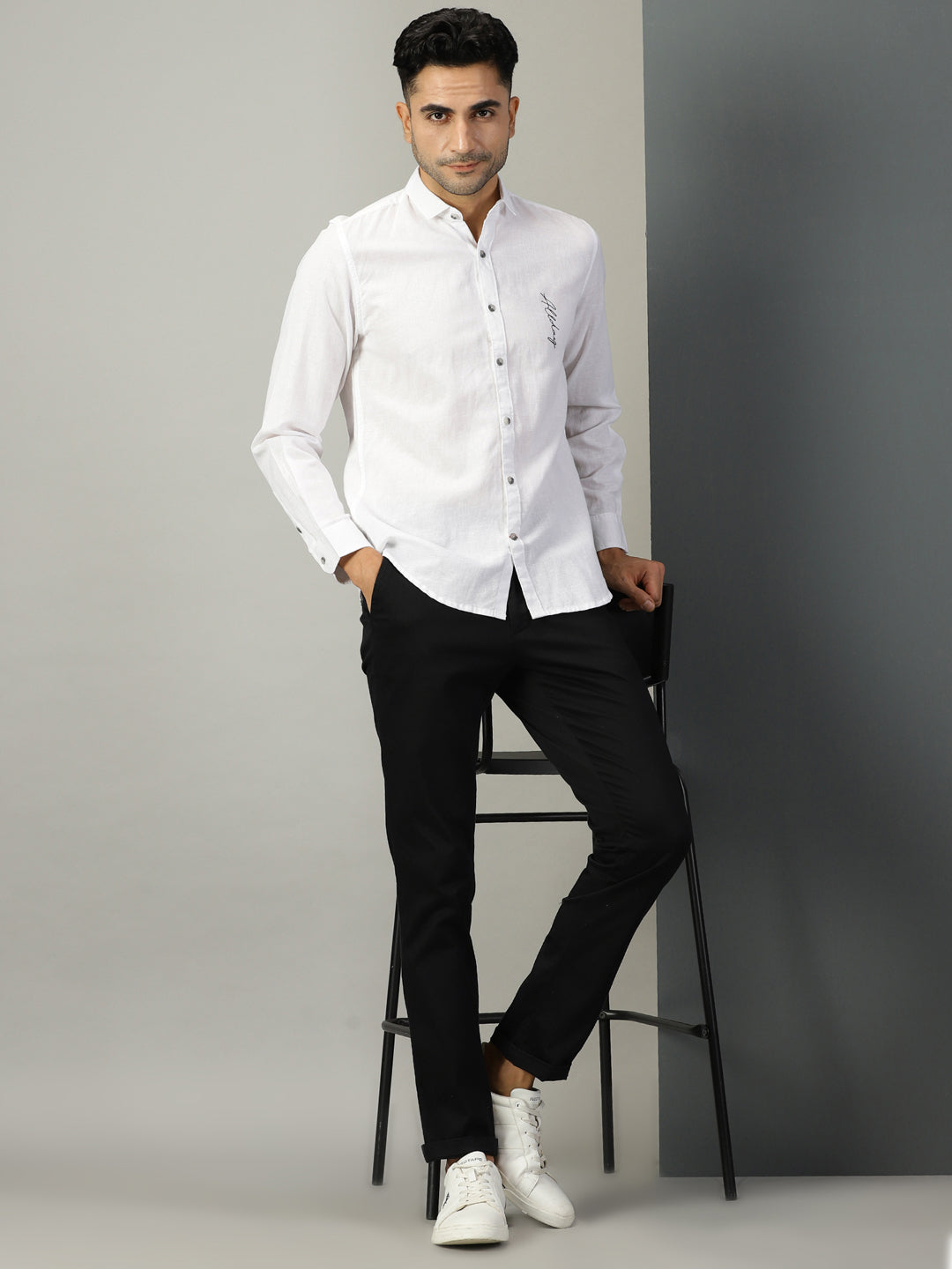 Thomas Scott Men White Classic Regular Fit Long Sleeves Spread Collar Typography Printed Cotton Linen Casual Shirt