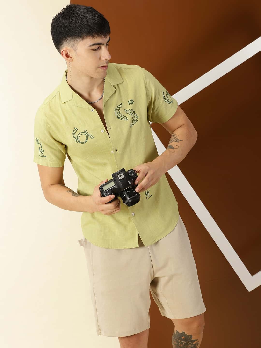 Thomas Scott Men Premium Fit Abstract Printed Pure Cotton Casual Shirt
