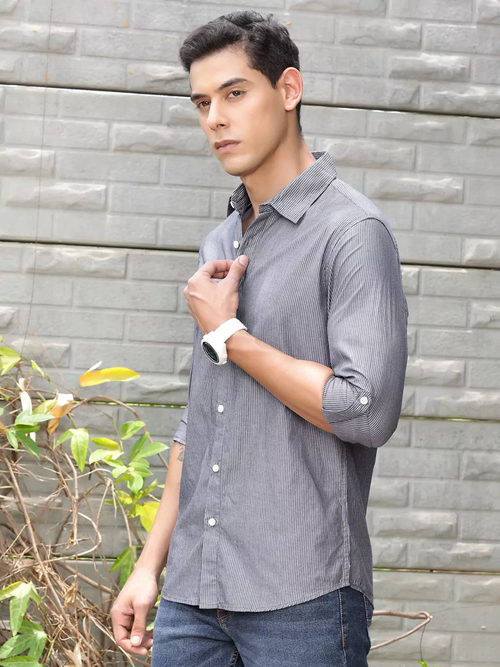 Thomas Scott Men Premium Fit Striped Spread Collar Roll-Up Sleeves Cotton Casual Shirt