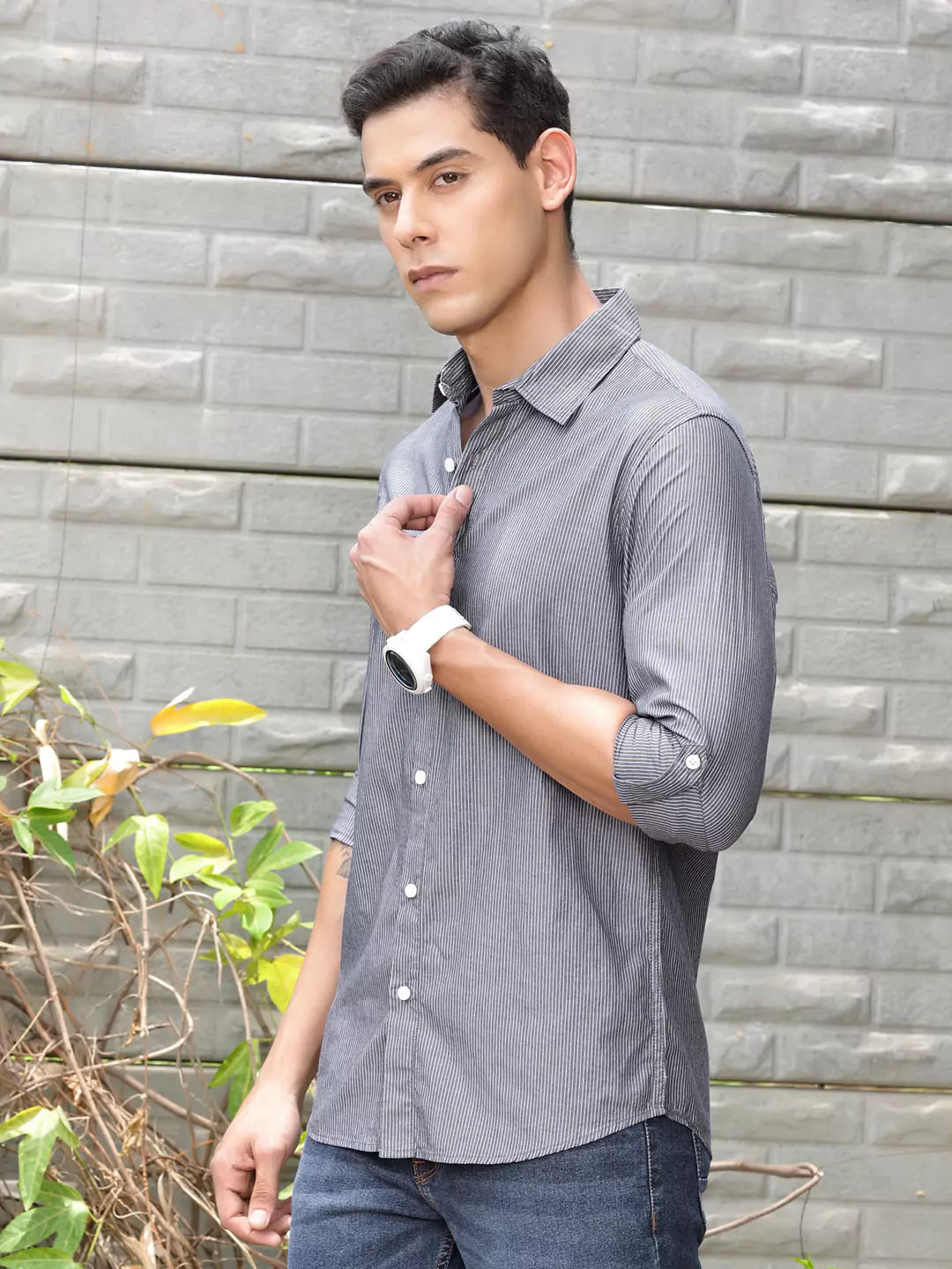 Thomas Scott Men Premium Fit Striped Spread Collar Roll-Up Sleeves Cotton Casual Shirt