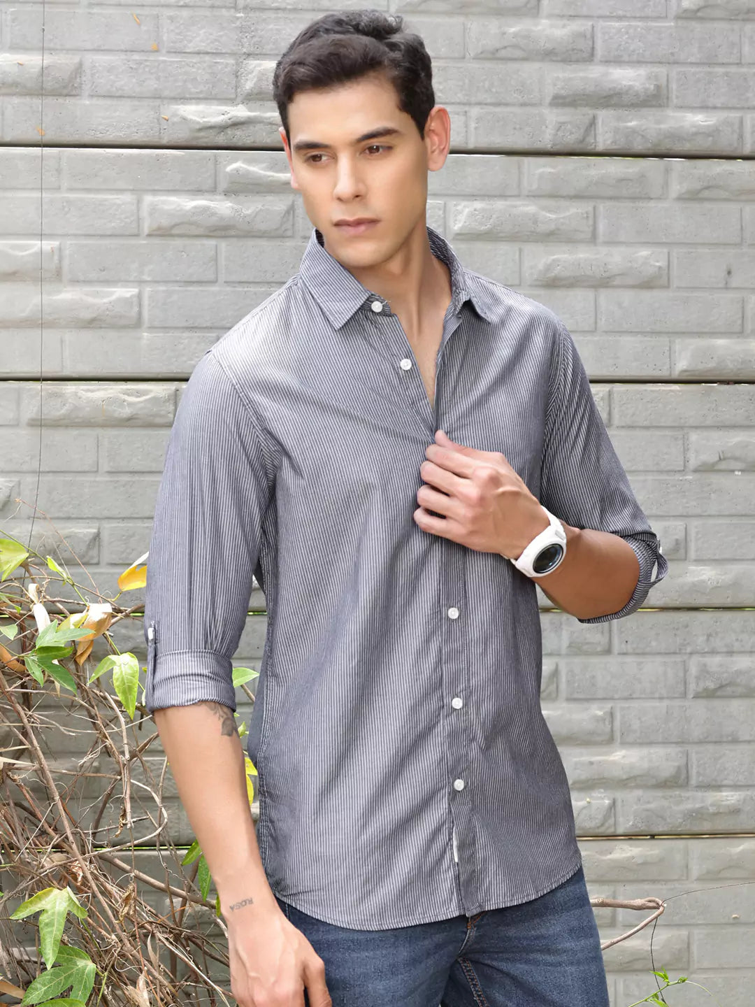 Thomas Scott Men Premium Fit Striped Spread Collar Roll-Up Sleeves Cotton Casual Shirt