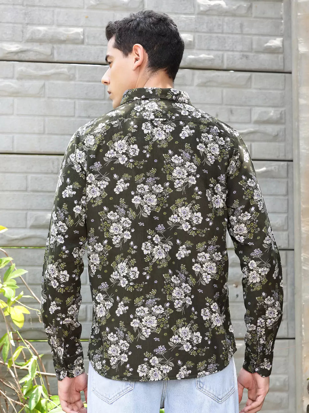 Thomas Scott Men Premium Slim Fit Floral Printed Spread Collar Casual Shirt