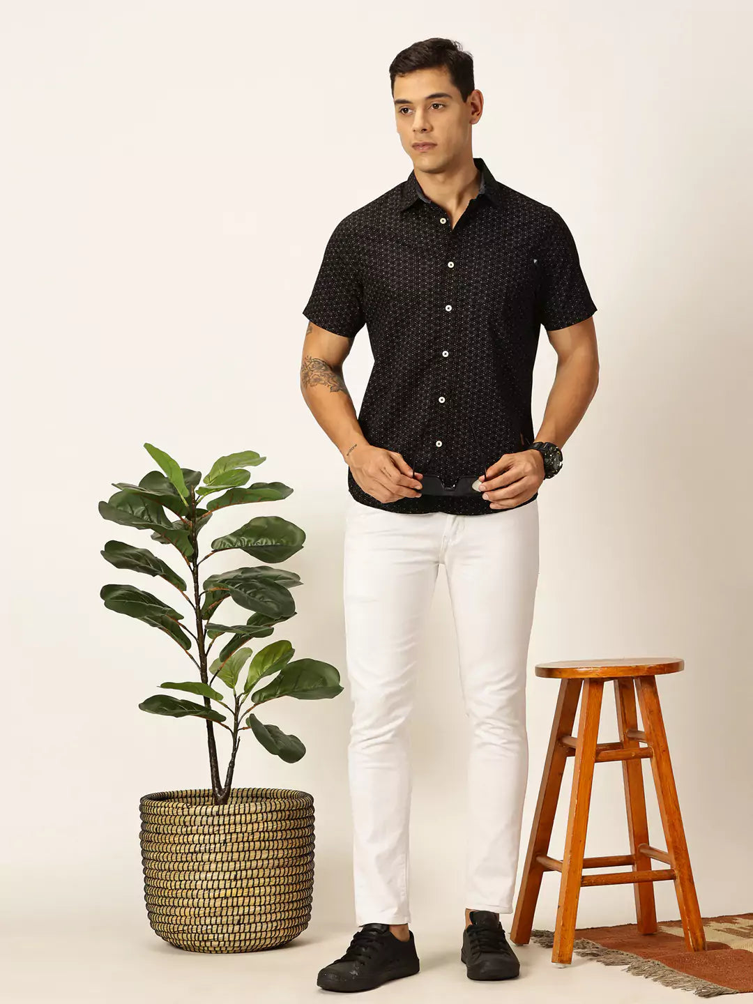 Thomas Scott Men Premium Spread Collar Conversational Printed Cotton Slim Fit Casual Shirt