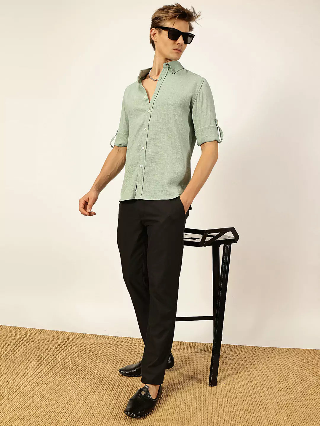 Thomas Scott Men Green Slim Fit Long Sleeves Button-Down Collar Polyester Casual Shirt