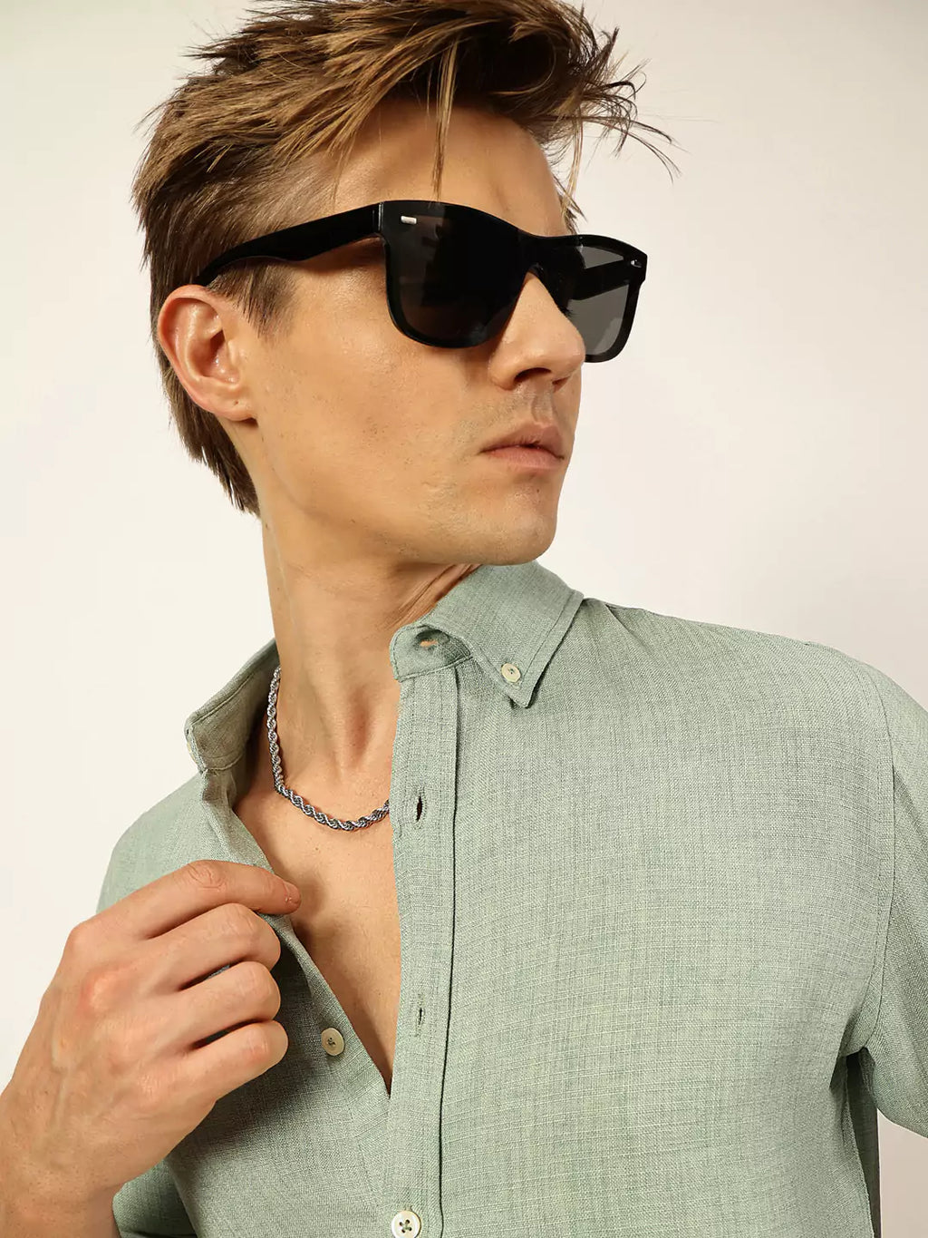 Thomas Scott Men Green Slim Fit Long Sleeves Button-Down Collar Polyester Casual Shirt