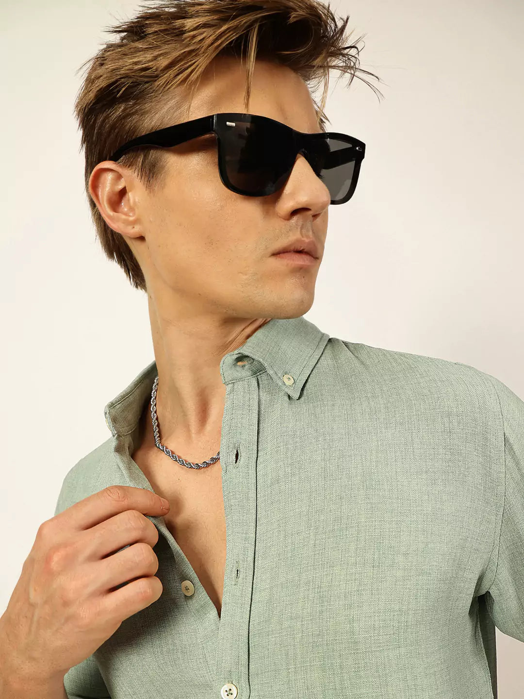 Thomas Scott Men Green Slim Fit Long Sleeves Button-Down Collar Polyester Casual Shirt