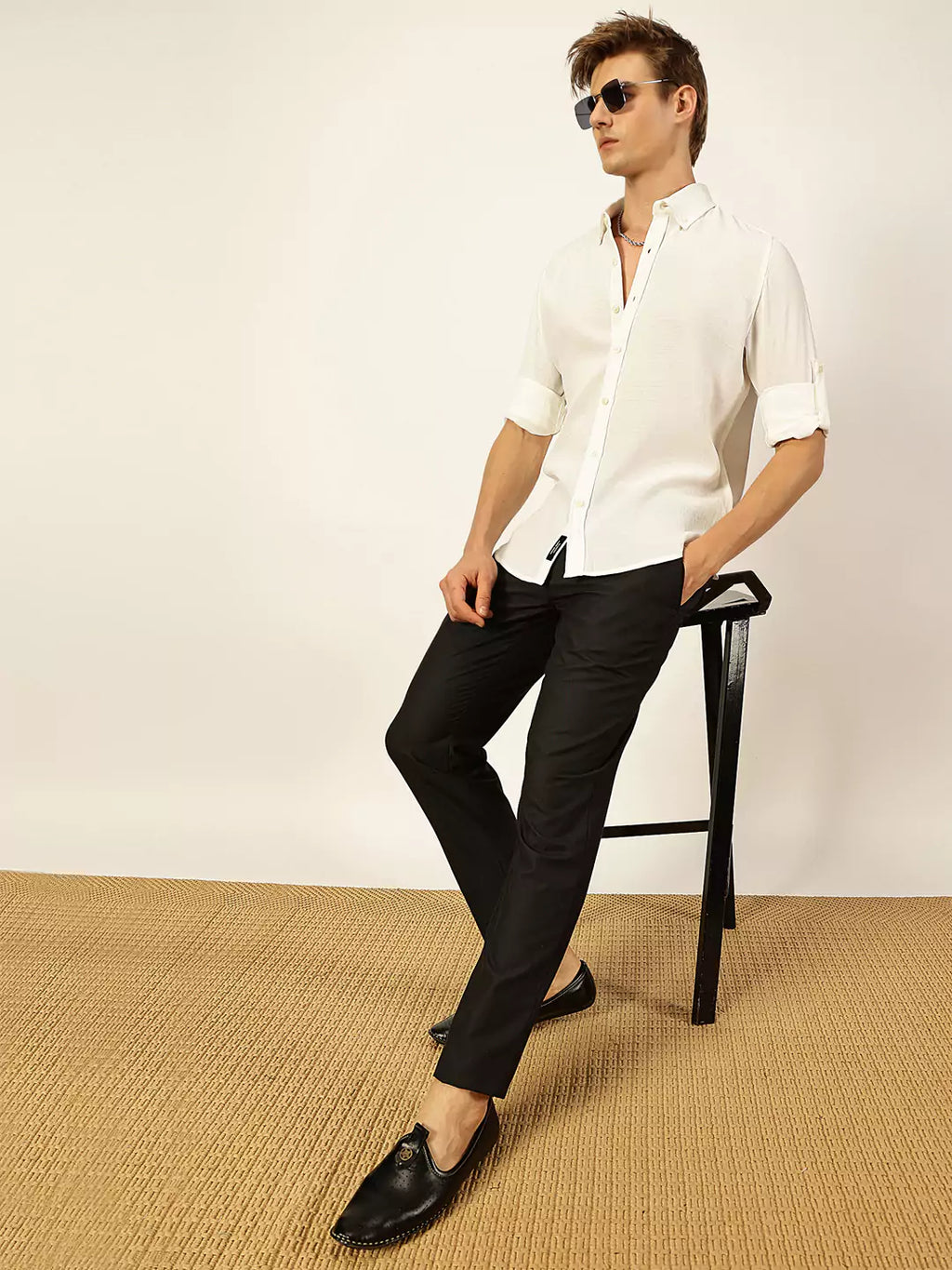 Thomas Scott Men White Slim Fit Long Sleeves Button-Down Collar Polyester Casual Shirt