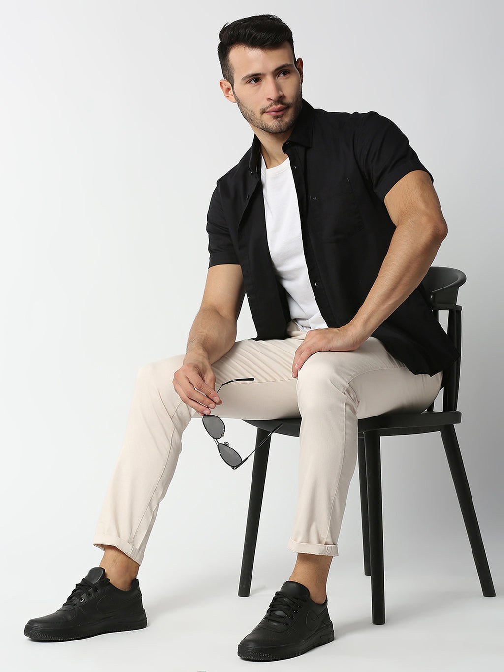 Thomas Scott Men Cream-Coloured Slim Fit Chinos Trousers