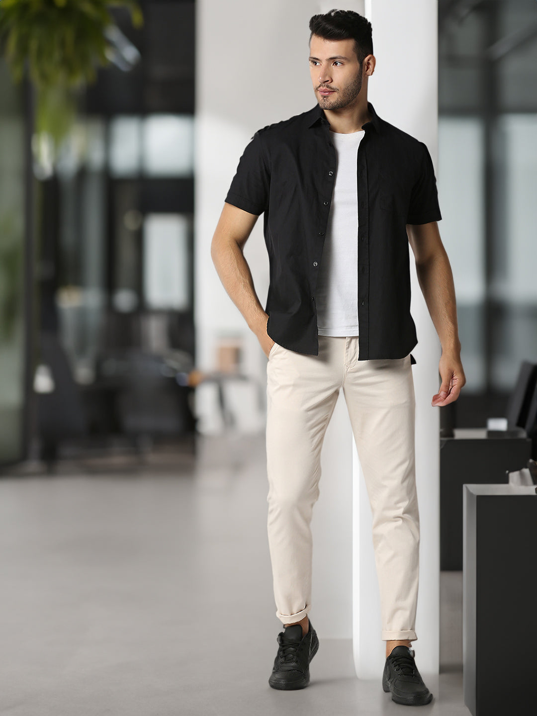 Thomas Scott Men Cream-Coloured Slim Fit Chinos Trousers
