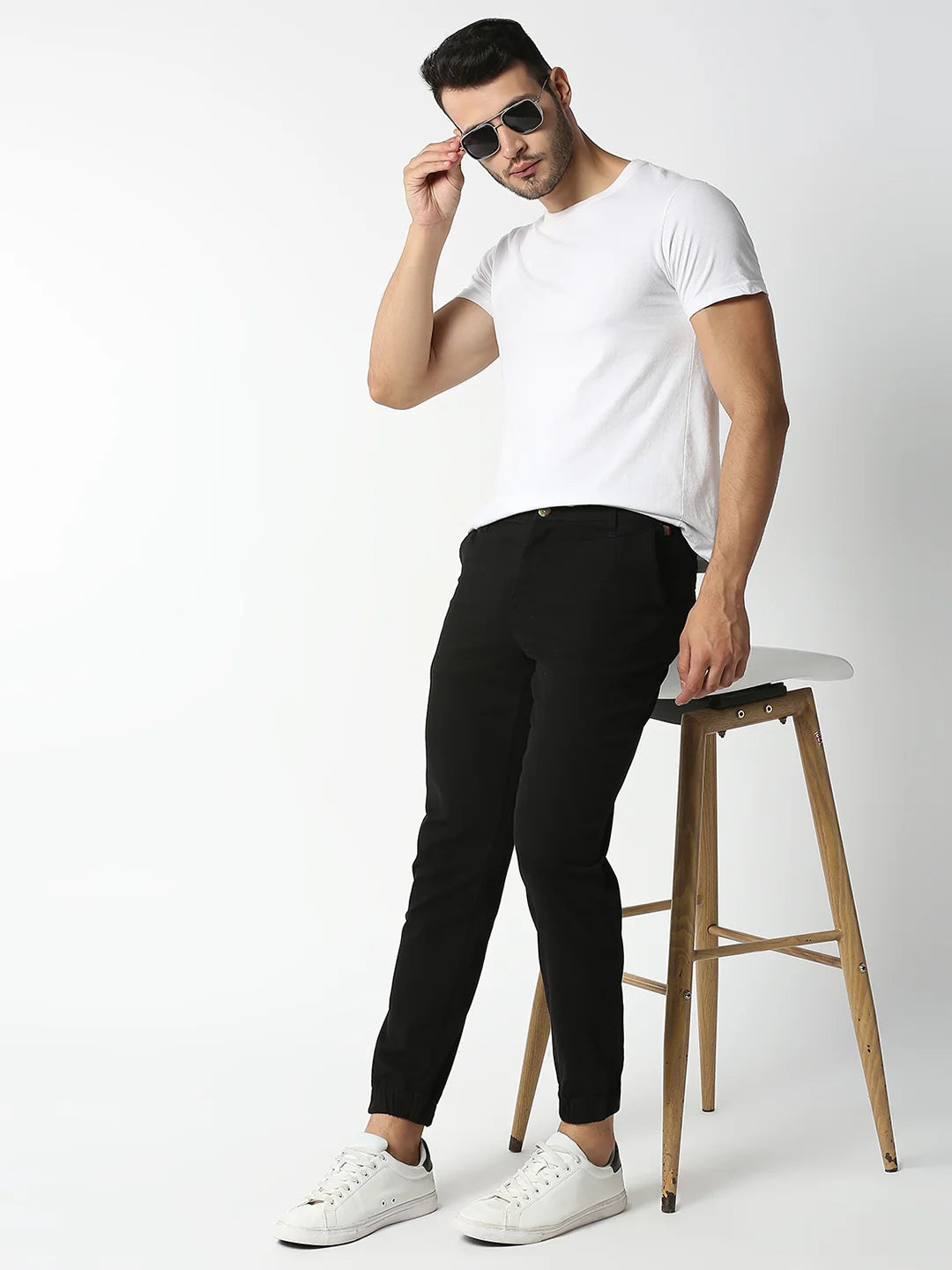 Thomas Scott Men Black Mid-Rise Regular Fit Knitted Joggers