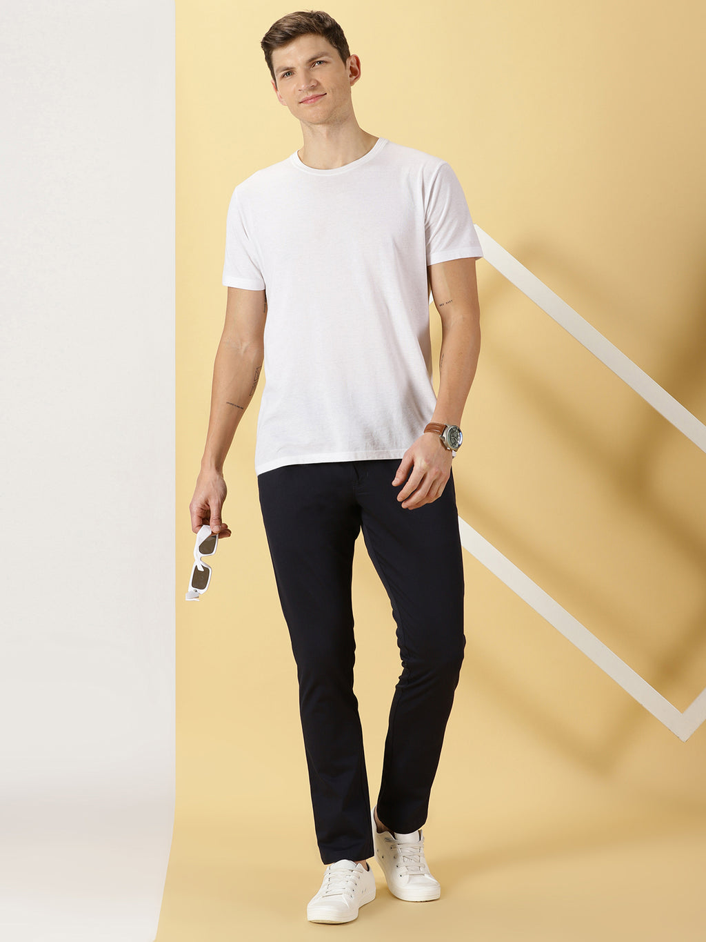 Thomas Scott Men Navy Regular Fit Mid-Rise Solid Woven Chinos Trouser
