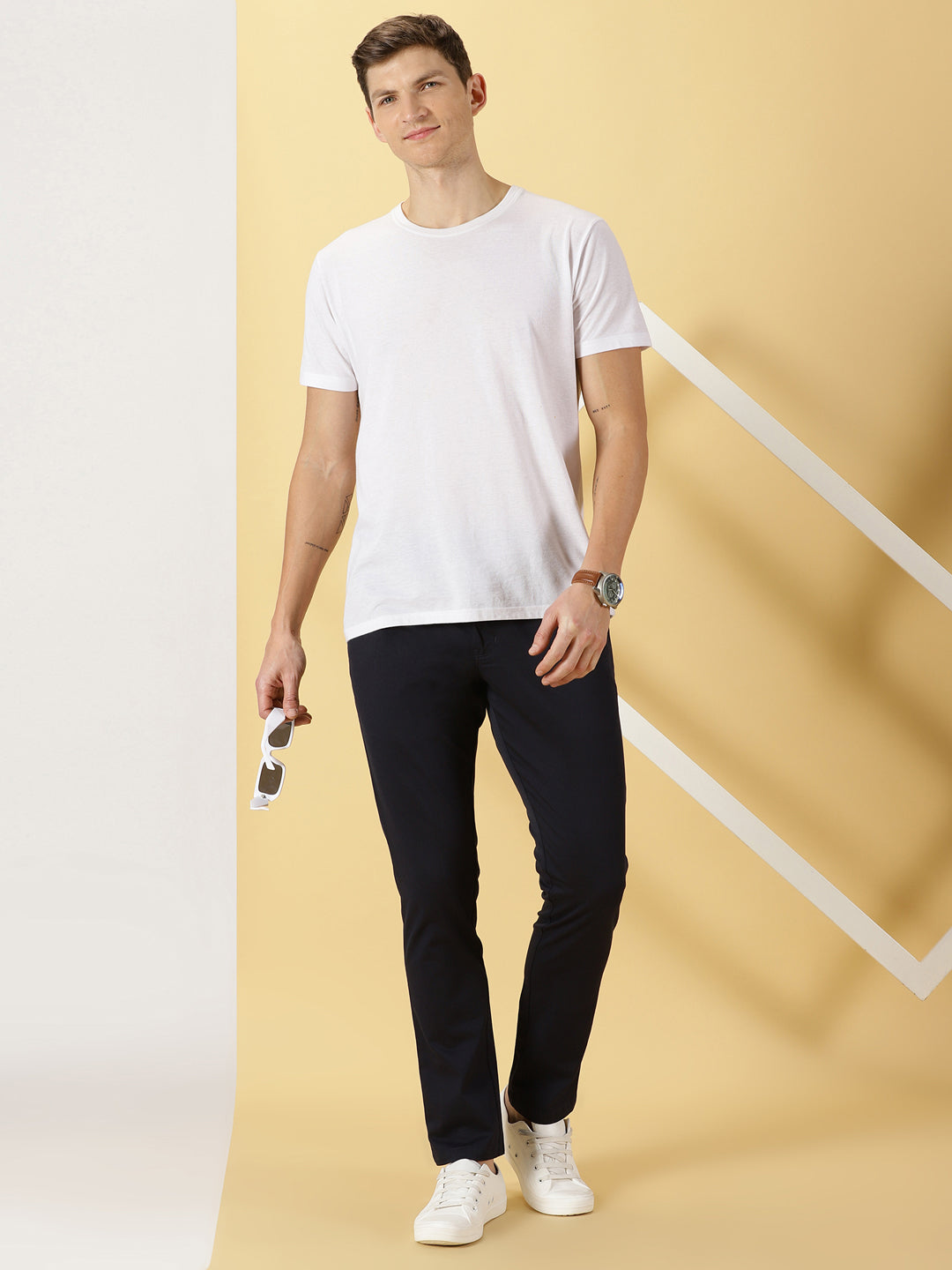Thomas Scott Men Navy Regular Fit Mid-Rise Solid Woven Chinos Trouser