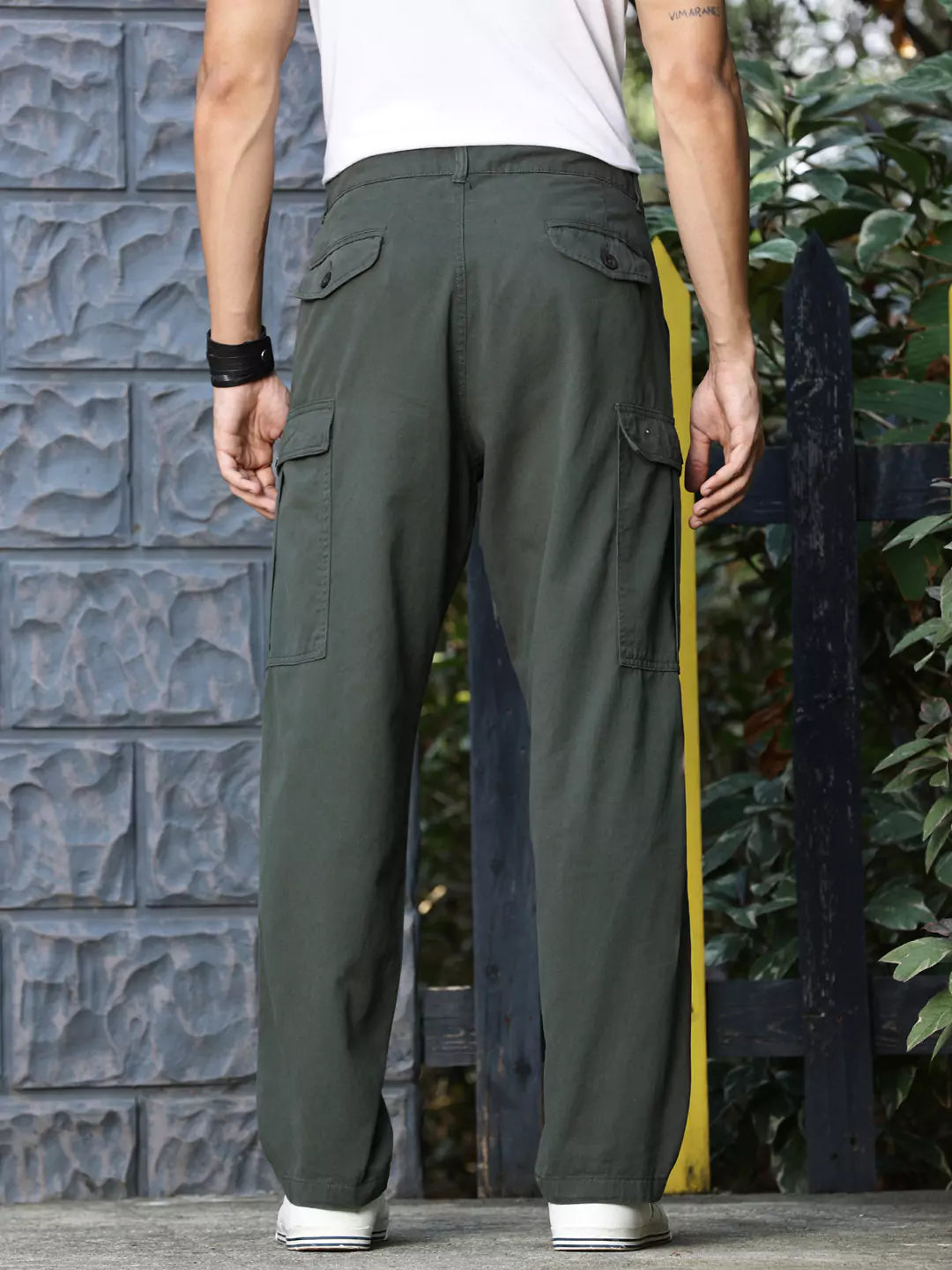 Thomas Scott Men Green Mid-Rise Straight Fit Woven Cargo Trouser