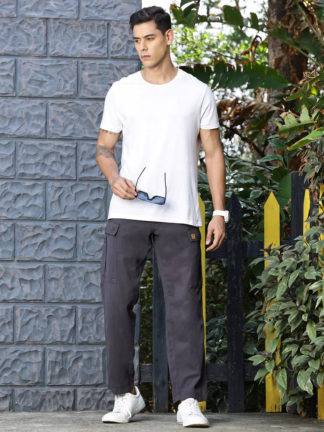 Thomas Scott Men Grey Mid-Rise Straight Fit Woven Cargo Trouser