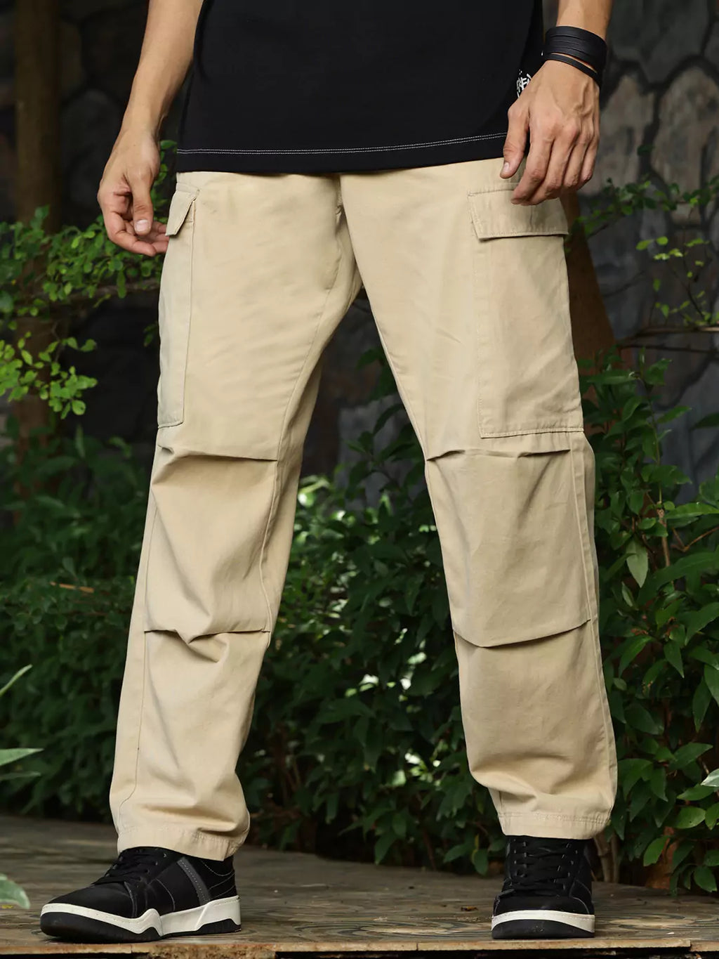 Thomas Scott Men Classic Straight Fit Mid-Rise Pure Cotton Easy Wash Cargos Trousers