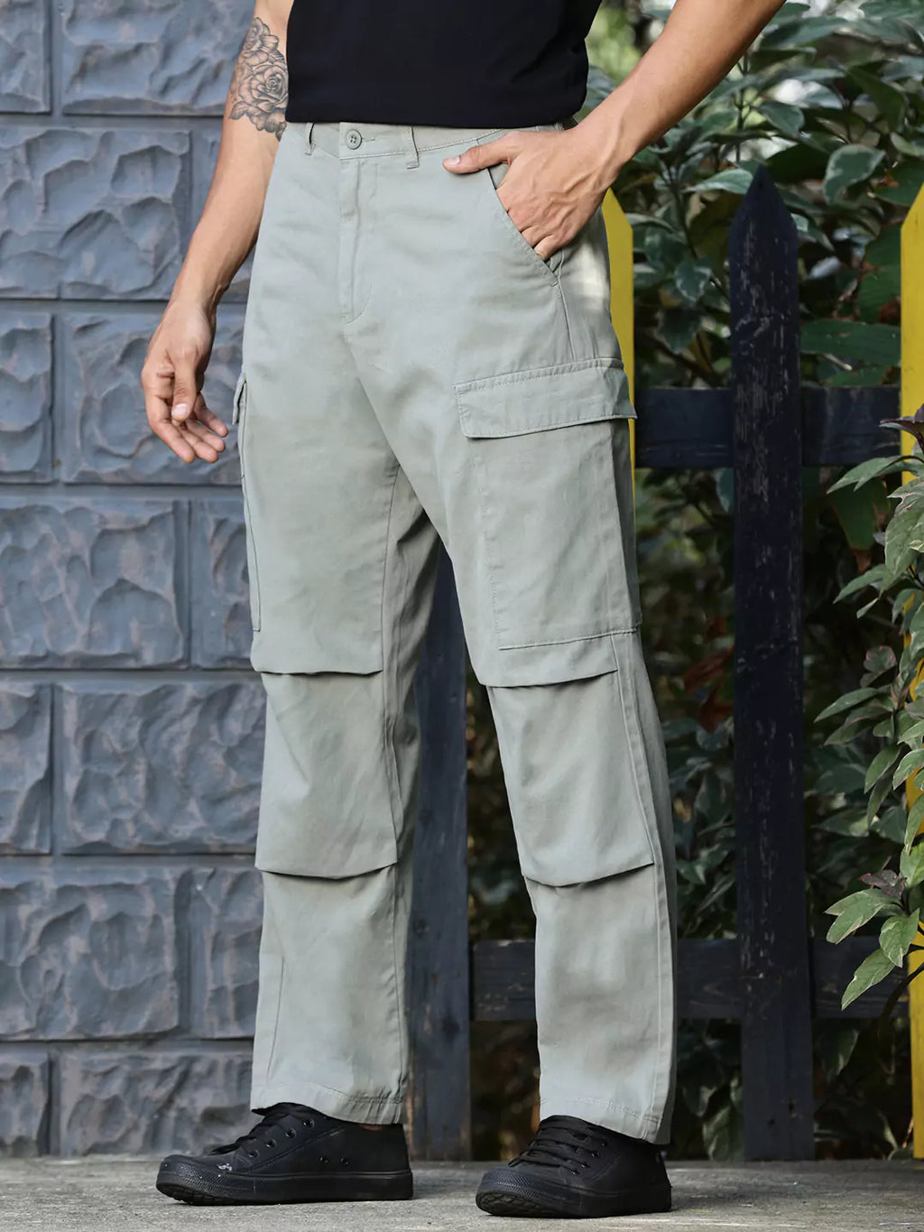 Thomas Scott Men Classic Straight Fit Mid-Rise Pure Cotton Easy Wash Cargos Trousers
