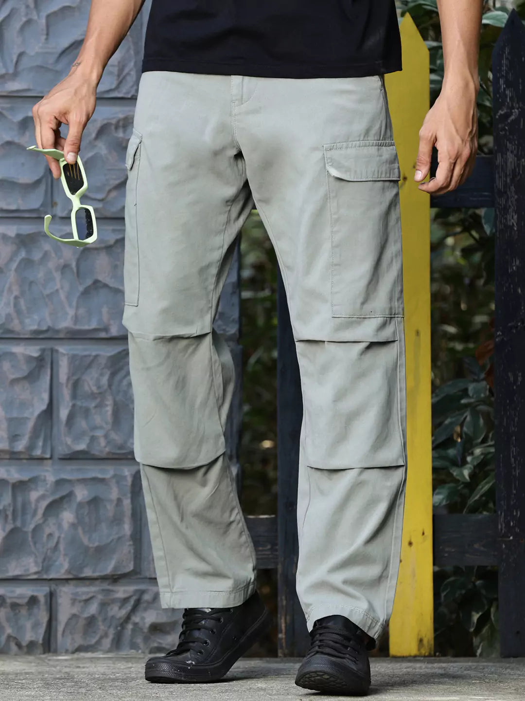 Thomas Scott Men Classic Straight Fit Mid-Rise Pure Cotton Easy Wash Cargos Trousers