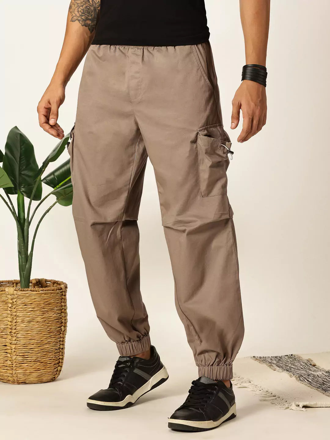 Thomas Scott Men Brown Mid-Rise Regular Fit Parashute Cargos Trousers