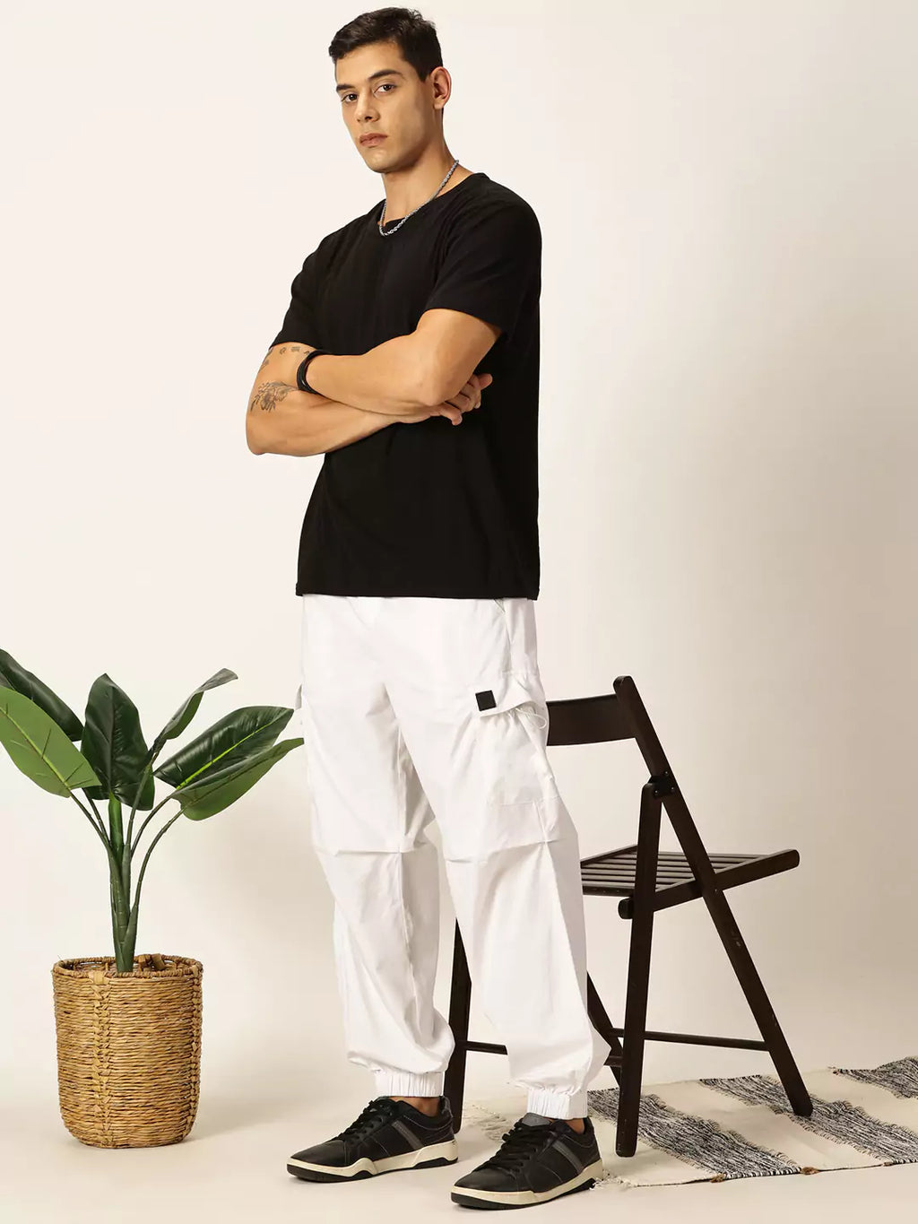 Thomas Scott Men White Mid-Rise Regular Fit Parashute Cargos Trousers